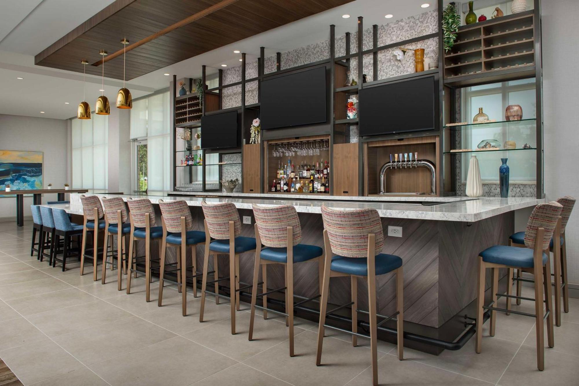 Hilton Garden Inn Pensacola Downtown ภายนอก รูปภาพ